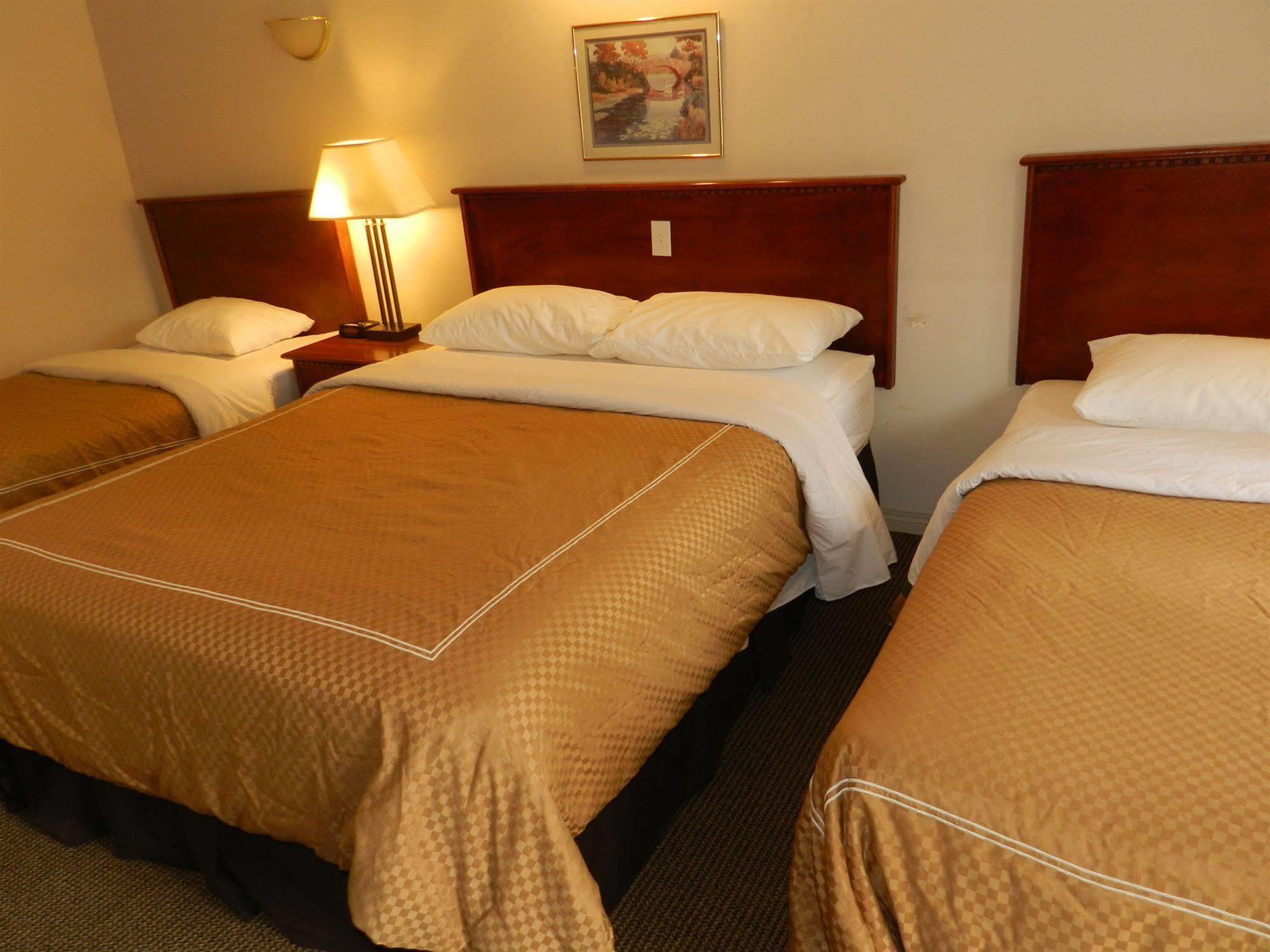 Motel Bavaria Radium Hot Springs Luaran gambar
